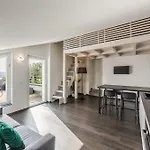 - Attico Vista Mare Con Terrazza E Piscina Apartamento *