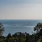 - Attico Vista Mare Con Terrazza E Piscina *