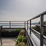 - Attico Vista Mare Con Terrazza E Piscina *