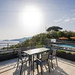 아파트 - Attico Vista Mare Con Terrazza E Piscina *