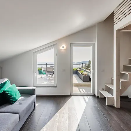 - Attico Vista Mare Con Terrazza E Piscina Рапалло