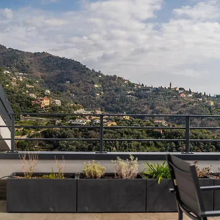 - Attico Vista Mare Con Terrazza E Piscina Apartman Rapallo